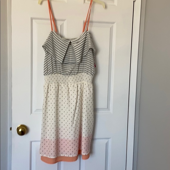 Summer Dress 🌞 - Picture 2 of 8